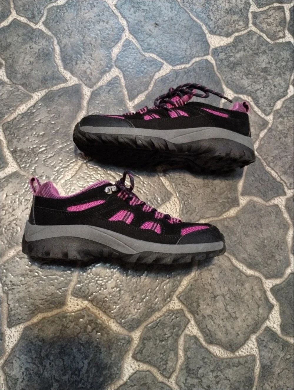 BEARPAW Low Hiker Women's Trail Shoes size 8